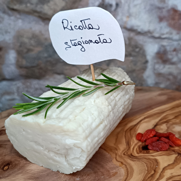 Ricotta secca 180 g circa
